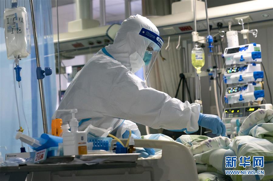 （新华全媒头条&middot;图文互动）（1）凡人亦英雄&mdash;&mdash;连线一线医护人员
